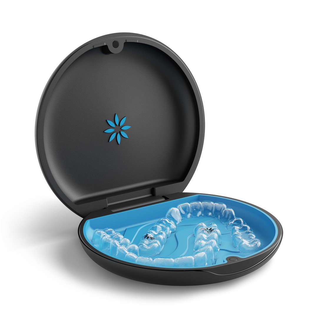 Invisalign_-_Product_-_Aligners_Case_In_Black_-_JPEG_-_IMG75__msi___jpg invisalign teeth guard treatments